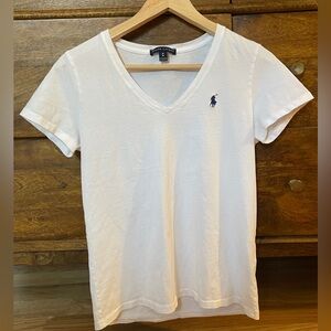 Ralph Lauren Women Cotton V-neck Logo Tee Medium 100% cotton T-shirt lightweight